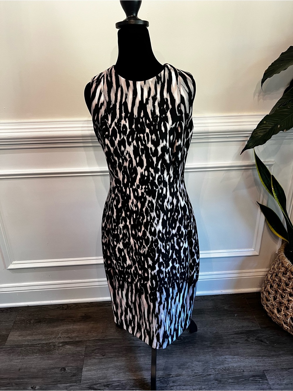 Calvin Klein Black and White Animal-Print Midi Sheath Dress Size 6